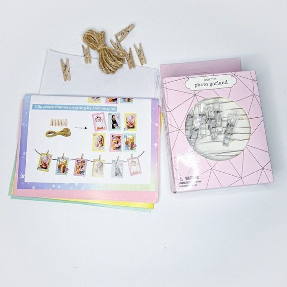 5/$35 Photo Frame Clip and Straing Light - Picture 1 of 7